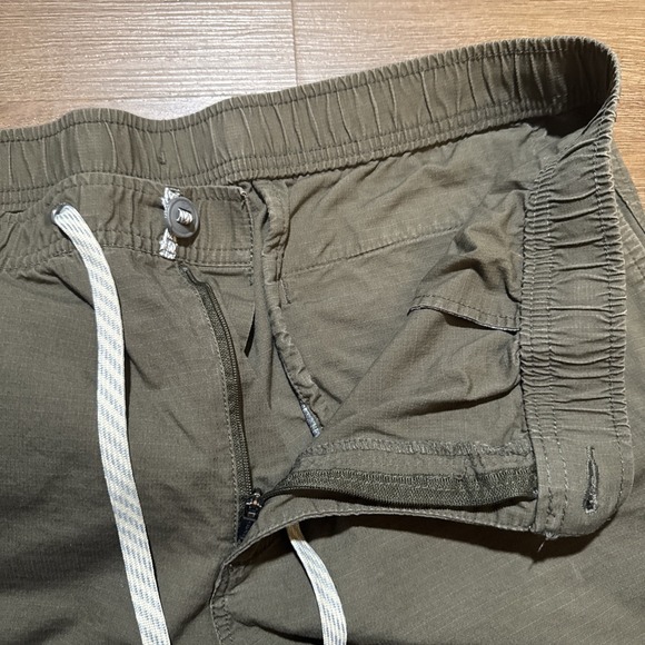 Vuori Shorts Mens XL  7" Green Dark Oregano Ripstop Hiking Outdoors Trail V370 - Picture 5 of 10